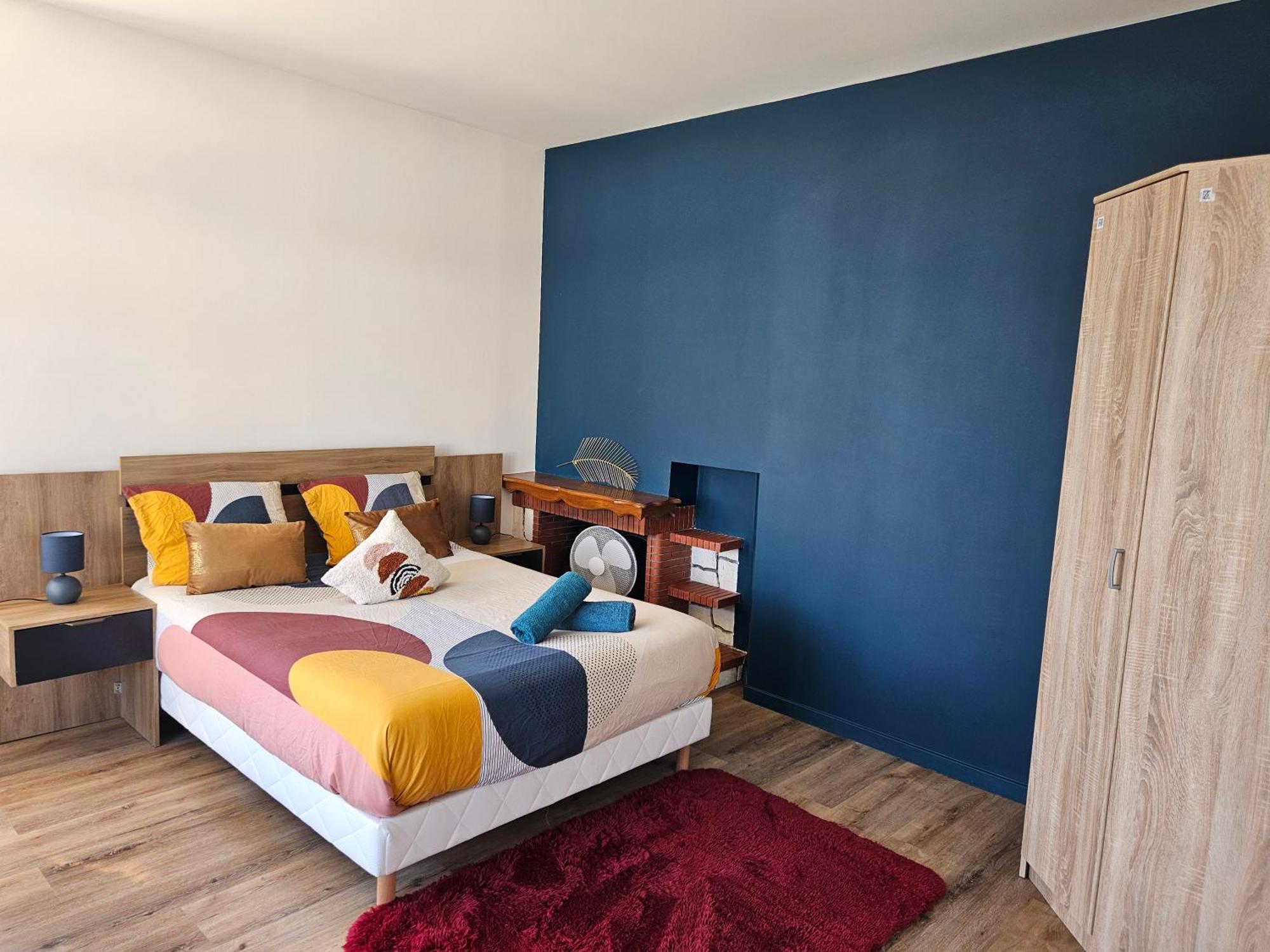 Maison Spacieuse Privatisee Ou A La Chambre - Places De Parking Saint-Michel  Екстер'єр фото